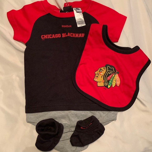 Reebok Other - NHL Chicago Blackhawks One Piece, Bib & Slippers 18m
